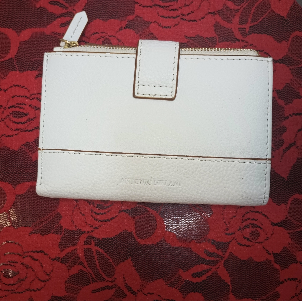 NWOT 100% Genuine Leather Antonio Melania Wallet - Picture 2 of 5